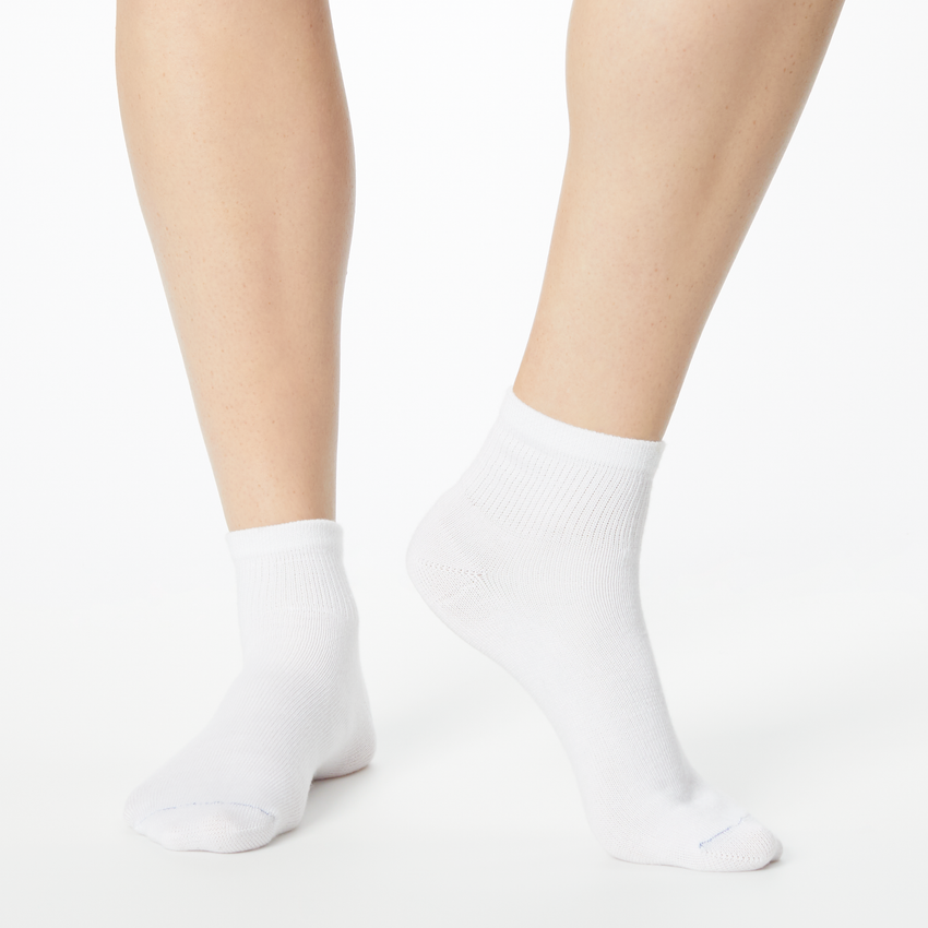 Dr. Scholl s Women s Diabetes Circulatory Ankle Socks 4 Pair Loops Wales